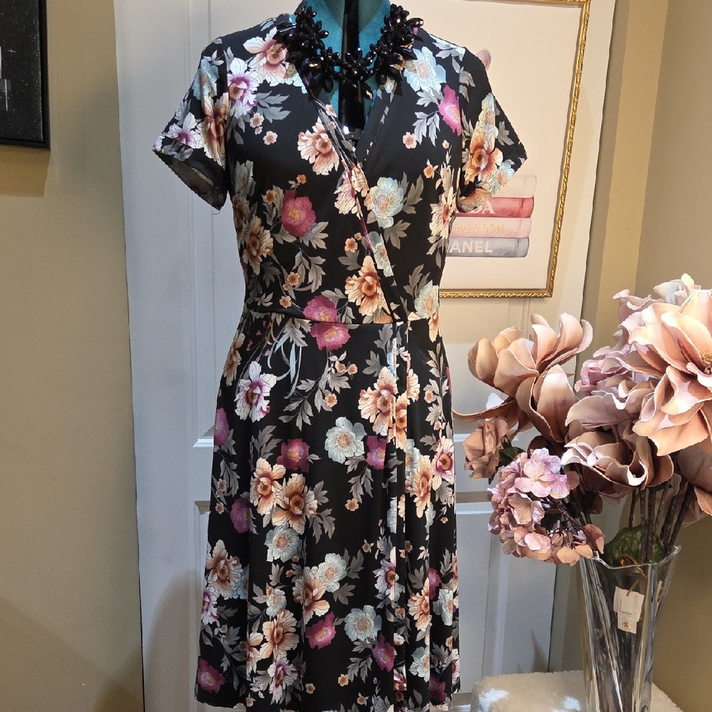 Davina Medium Chic Black Floral Midi Dress
